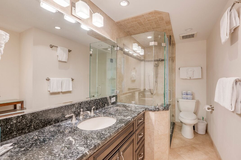 Bathroom 3, Valley Isle Resort, Maui