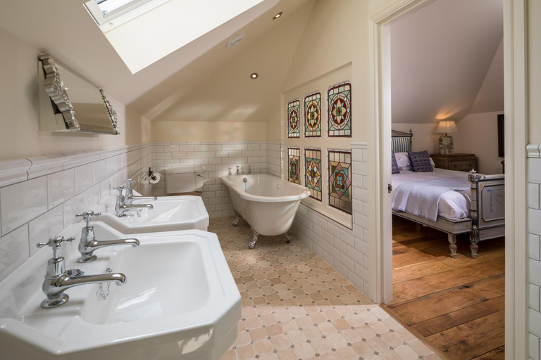 Bathroom, Tolcarne Beach Colonial Restaurant and Rooms, Cornwall