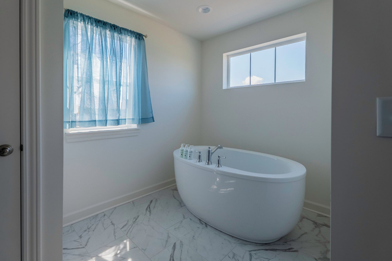 Bathroom 4, 2708 Harbor Court, Walworth