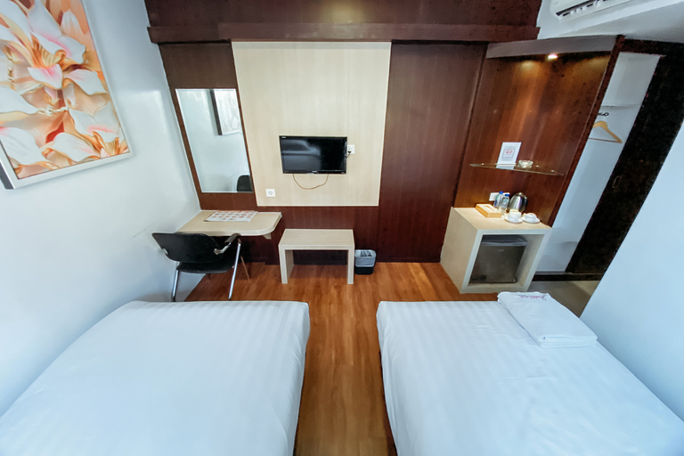 Bedroom 2, Lucky Star Hotel Near Harbour Bay Batam, Batam
