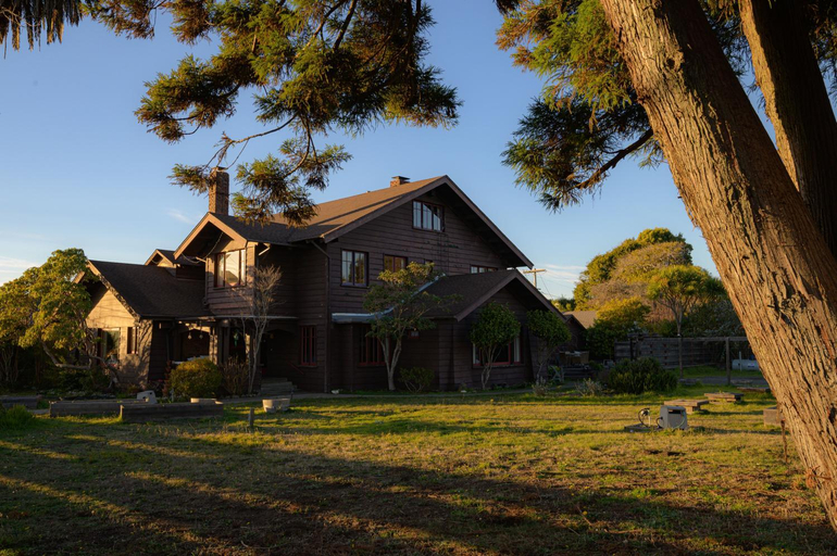 Others 2, Captains Quarters, Mendocino