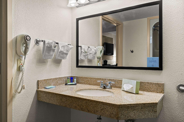 Bathroom 11