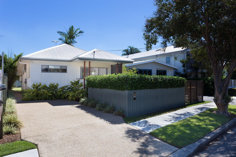 CORPORATE BEACH HOUSE, Manly
