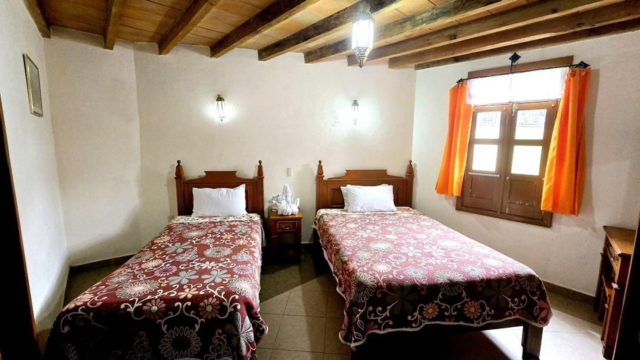Bedroom 3, Hotel Plaza Baratillo, Guanajuato