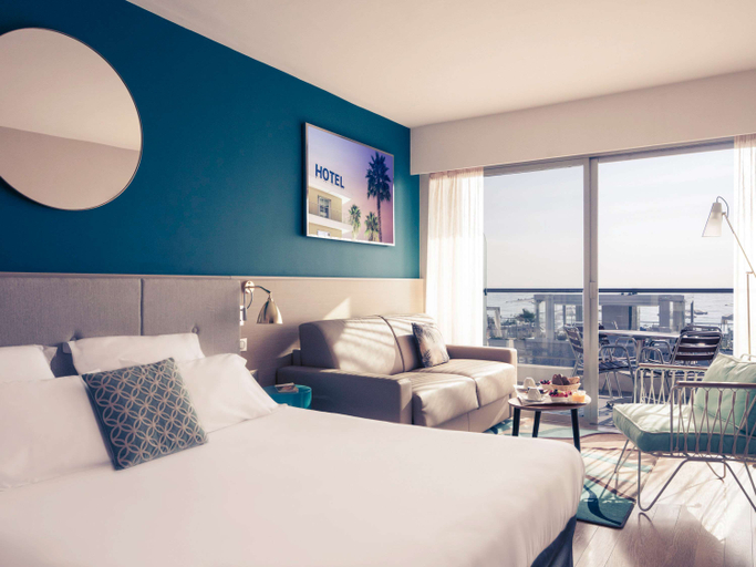 Bedroom 3, Mercure Villeneuve-Loubet Plage hotel, Alpes-Maritimes