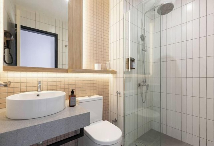 Bathroom 8