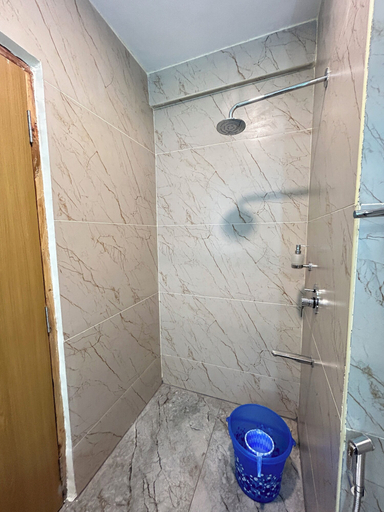 Bathroom 3, HOTEL OXINA CIIZEL, Dindigul