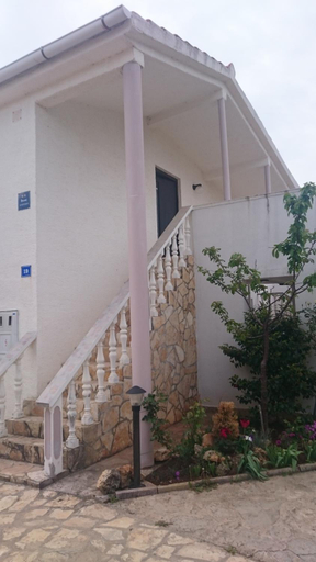 Others 4, Apartments Mas-Rafaj, Vir