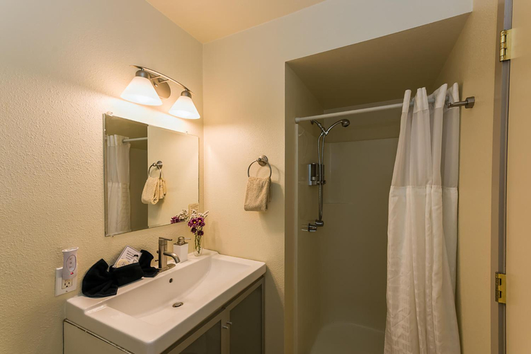 Bathroom 3, COTTAGES AT LITTLE RIVER COVE - BED AND BREAKFAST, Mendocino