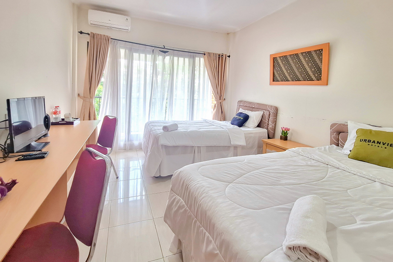 Urbanview Hotel Tridaya Cisarua Puncak Room Type - Deluxe Twin Room