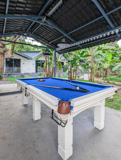 Others 5, White Tree Resort, North Goa