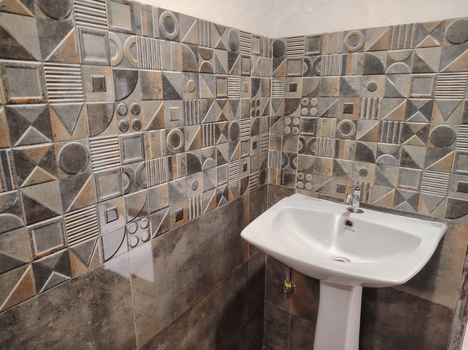 Bathroom 2, Serendipity by the Ganges, Varanasi