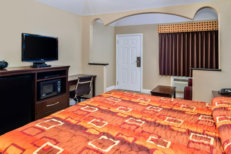 Bedroom 3, Scottish Inns and Suites Hwy 6 South, Houston