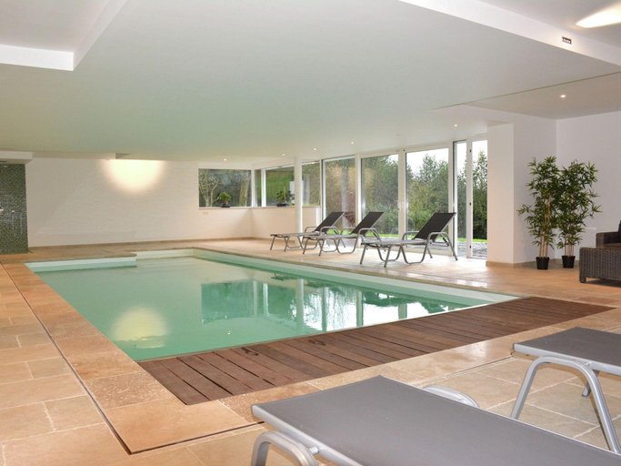 Sport & Beauty 3, Chalet in Stoumont with pool and sauna, Liège