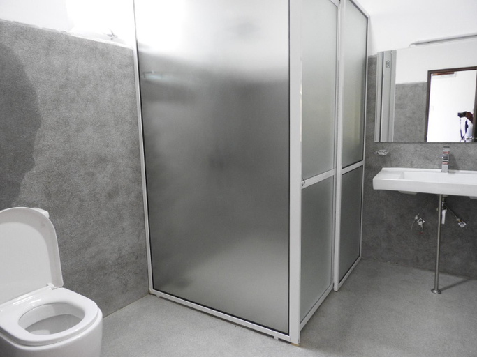 Bathroom 2, The Grand Yala Hotel, Thissamaharama