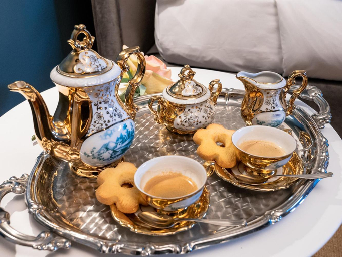 Food & Drinks, L'Americano Luxury Rooms, Genova