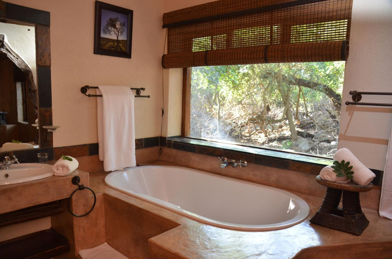 Others 4, Moholoholo Forest Camp, Mopani
