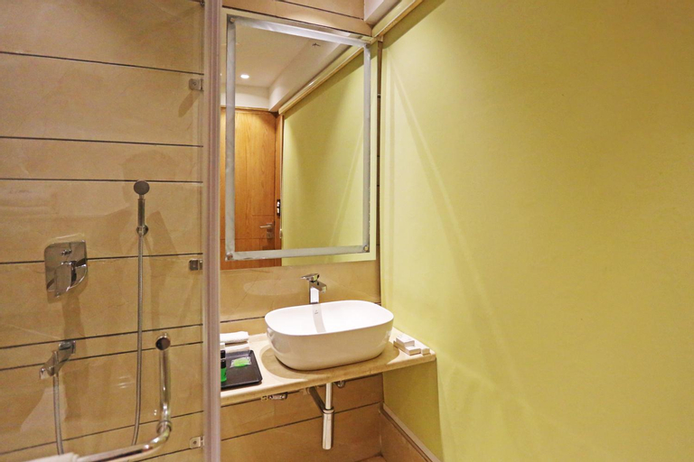 Bathroom 11