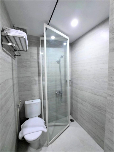 Bathroom 9