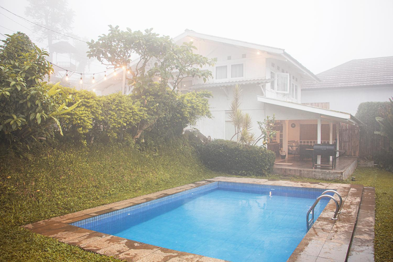 Sport & Beauty 5, Villa Memory-Modern White open kitchen, Bogor