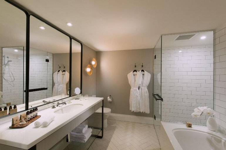 Bathroom 29