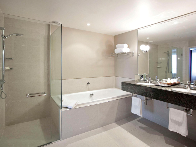 Bathroom 7