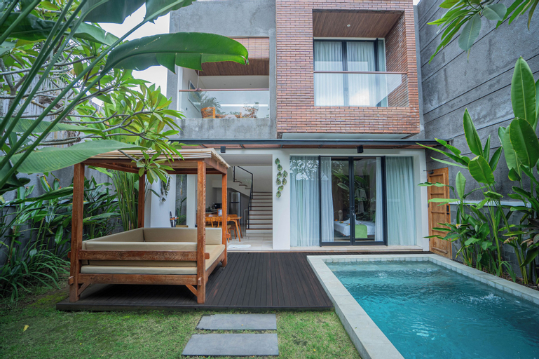 Swimming Pool 22