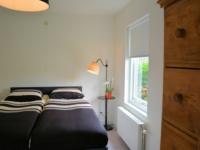 Others 3, Charming Garden Retreat, Noordwijk
