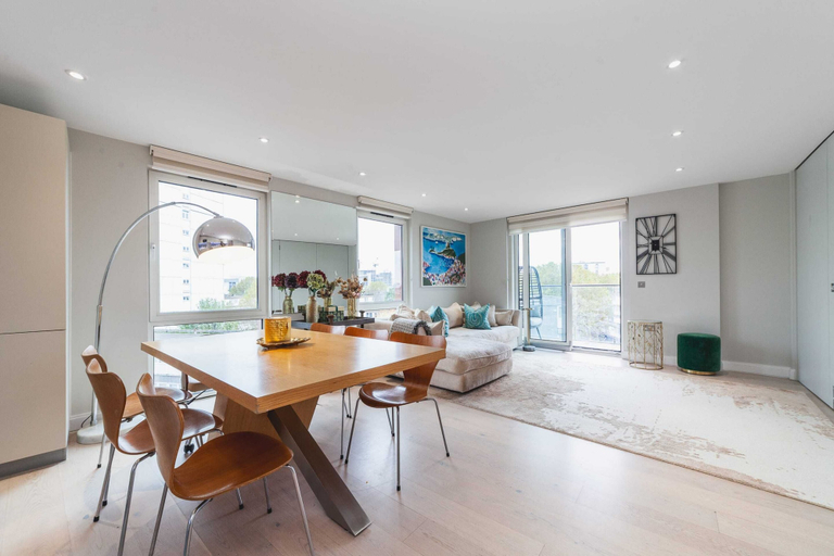 Others 5, Stylish Three-bedroom Battersea Flat, London