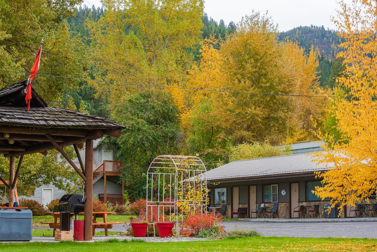 Others 5, Lakeview Motel, Kootenay Boundary