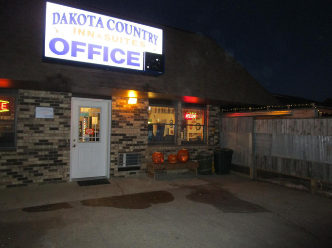 Others 5, Dakota Country Inn, Charles Mix