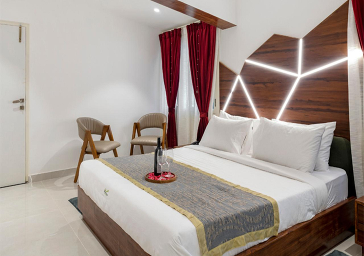 Bedroom 2, Private Studio with outdoor Jacuzzi - Melody Farm, Krishnagiri