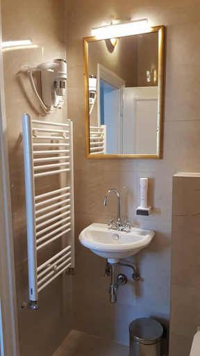 Bathroom 3, Hotel & Restoran Dvorac Gjalski, Oroslavje