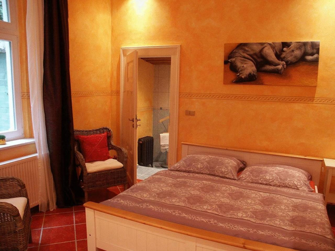 Bedroom 2, Edinburgh, Cheb