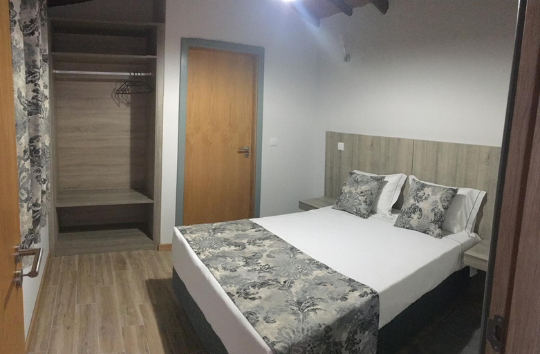 Bedroom 3, Casas no Terreiro, Penacova