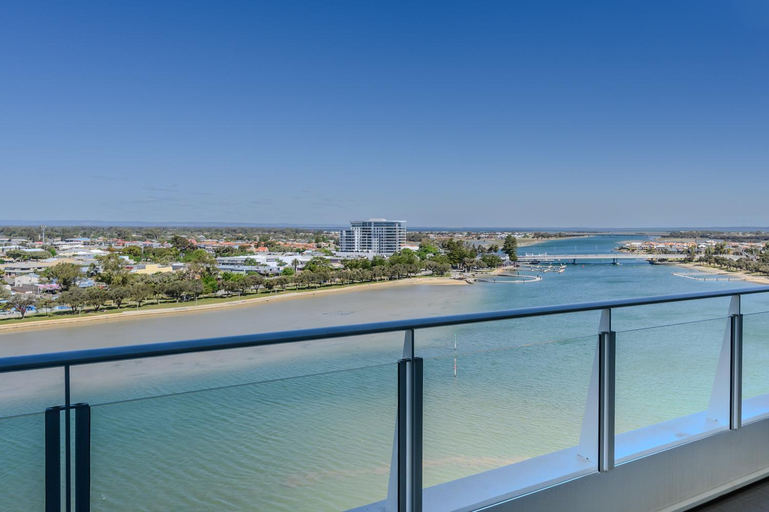 Exterior & Views 5, Bridgepoint 1303, Mandurah