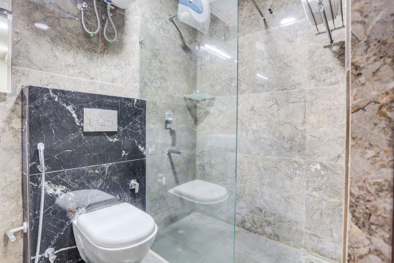 Bathroom 4, Hotel Grey Sky, Gurgaon
