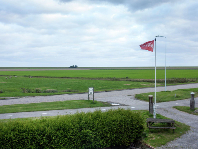 Others 5, Farmhouse in Holwerd near the Sea, Dongeradeel
