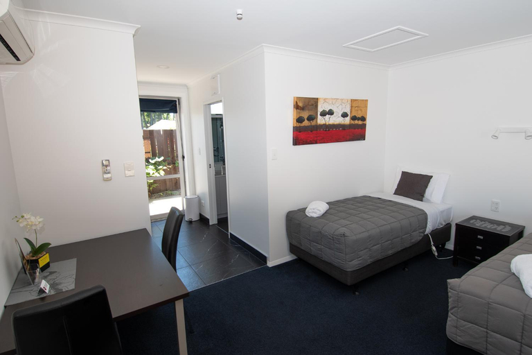 Bedroom 3, Middle Park Motel, Marlborough