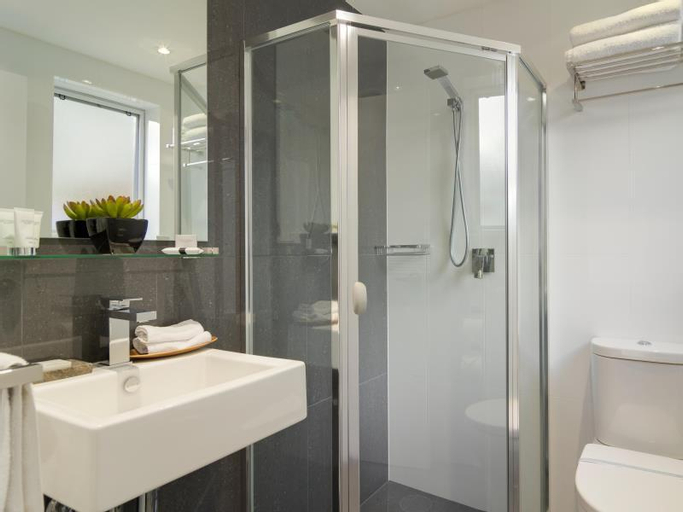 Bathroom 4