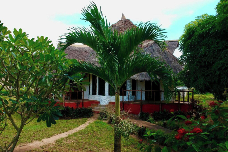 Exterior & Views 2, Pintadera Beach Lodge, Msambweni