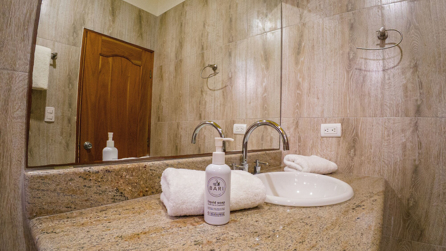 Bathroom 4, La Casa de Marita, Isabela