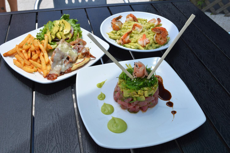 Food & Drinks