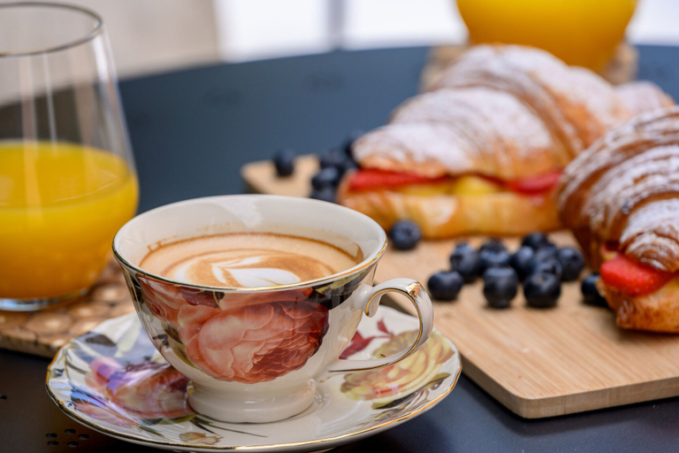 Food & Drinks, Yellow house with private parking, Split