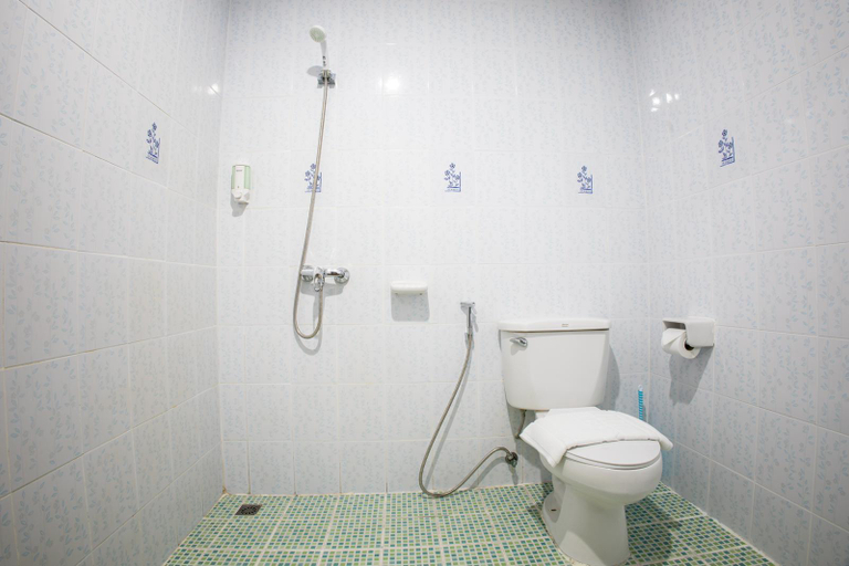 Bathroom 4