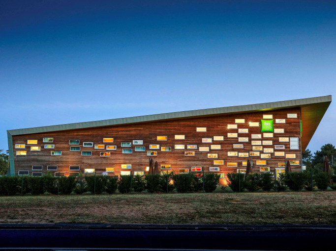Exterior & Views 2, ibis Styles Le Mans Sud Mulsanne, Sarthe