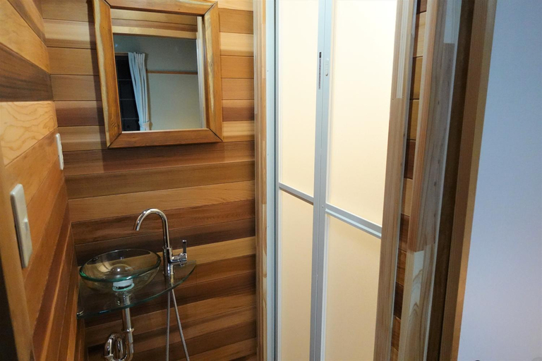 Bathroom 2, Hotel Myosen, Myōkō