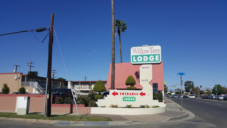 Others 4, Willow Tree Lodge, Orange