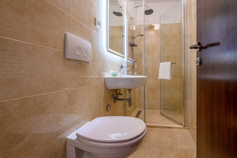Bathroom 4, Yellow house with private parking, Split