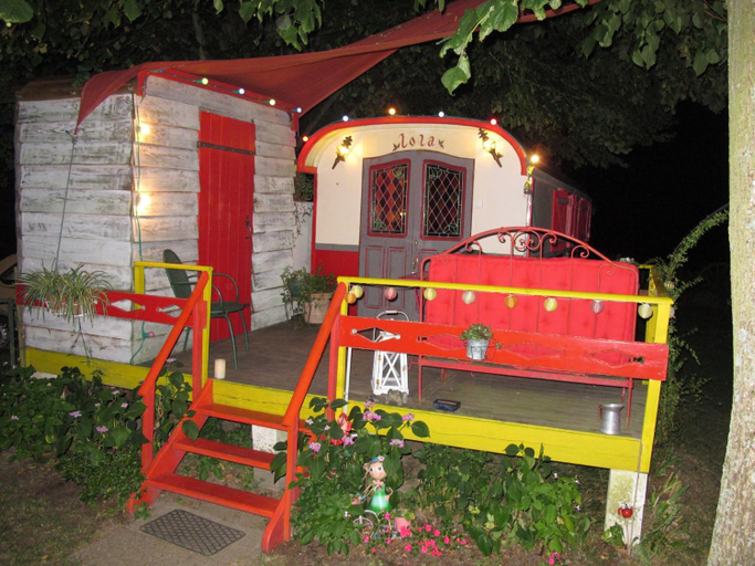 Others 5, La Roulotte De Lola - Chambre d'hotes, Allier